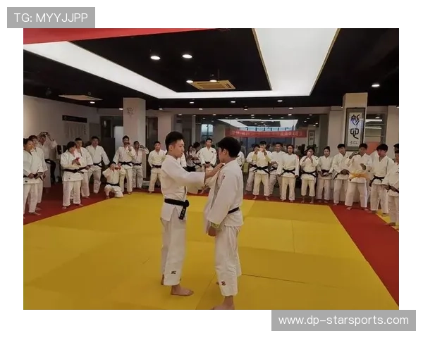 国际拳击联盟在裁判培训中增加医学判断与伦理教学提高判罚质量